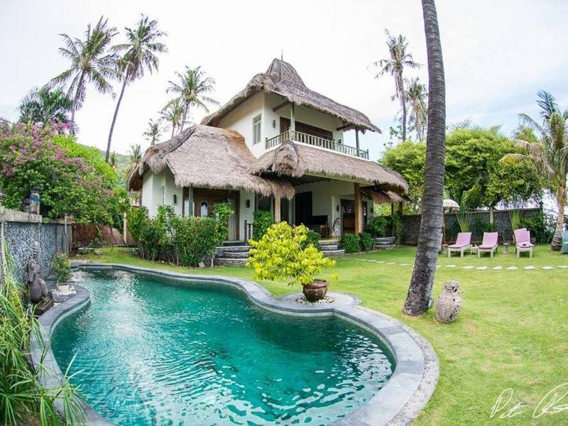 Private swimming pool in the garden of the Perfumed Garden villa